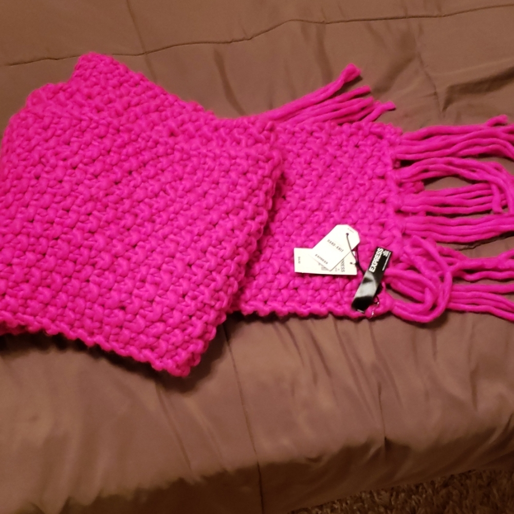 Hand Knitted Scarf - Picture 2 of 5